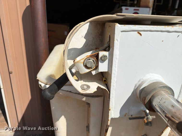 image for item EX4152 2005 International 4300 digger derrick truck