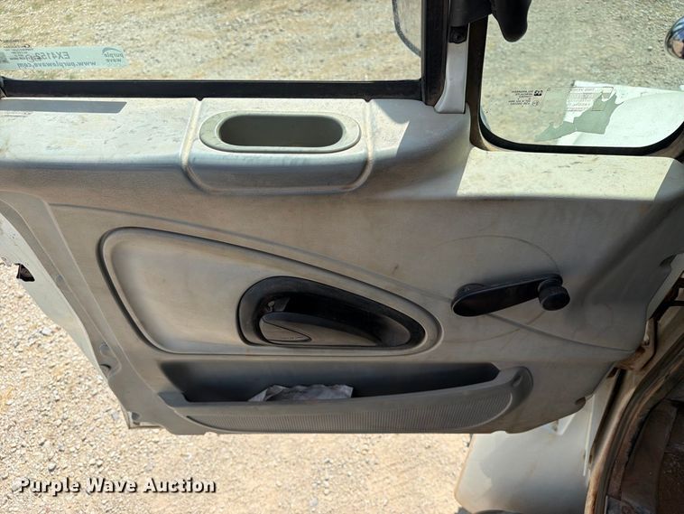 image for item EX4152 2005 International 4300 digger derrick truck