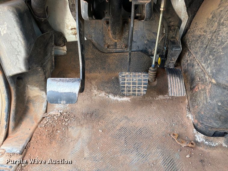image for item EX4152 2005 International 4300 digger derrick truck