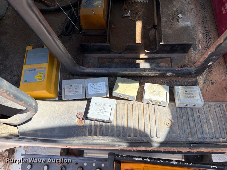 image for item EX4152 2005 International 4300 digger derrick truck