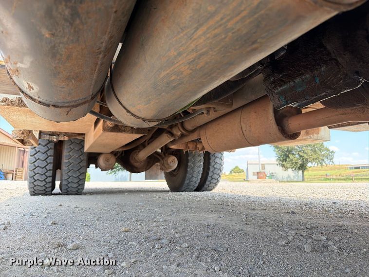 image for item EX4152 2005 International 4300 digger derrick truck