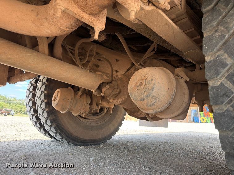 image for item EX4152 2005 International 4300 digger derrick truck