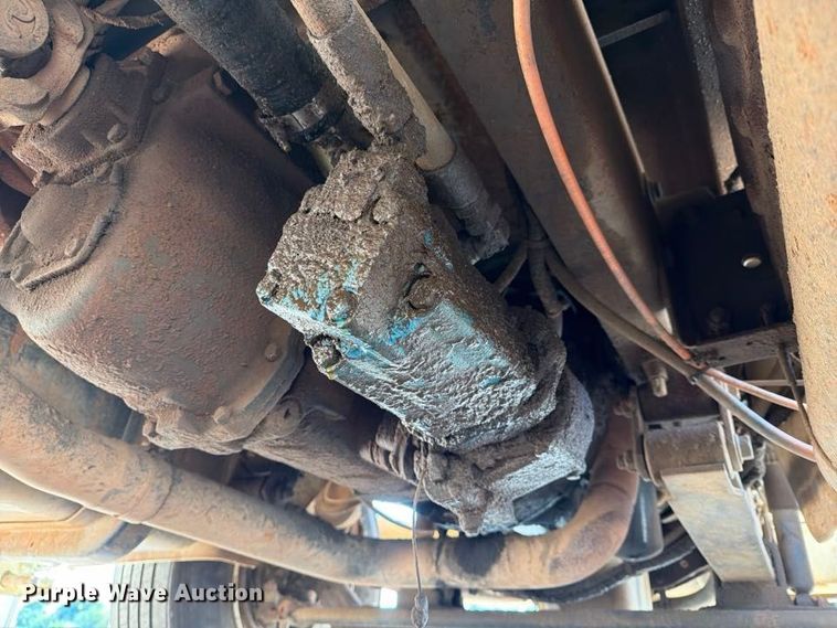 image for item EX4152 2005 International 4300 digger derrick truck