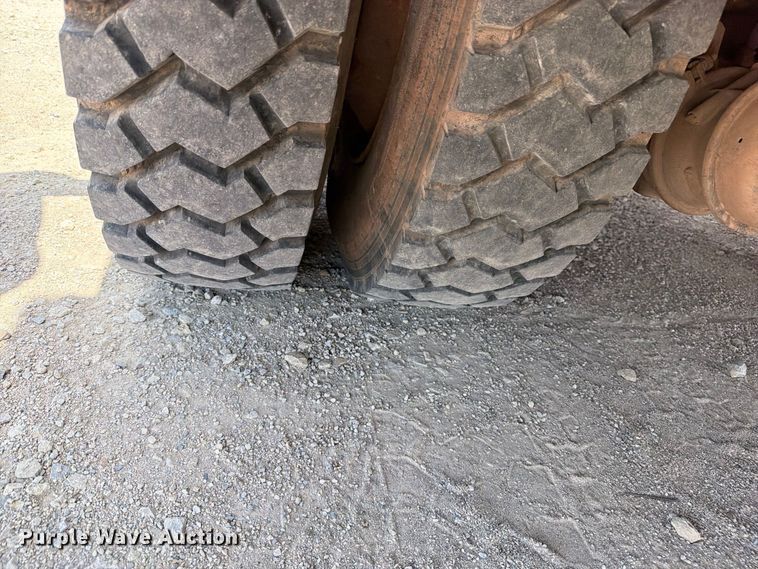 image for item EX4152 2005 International 4300 digger derrick truck