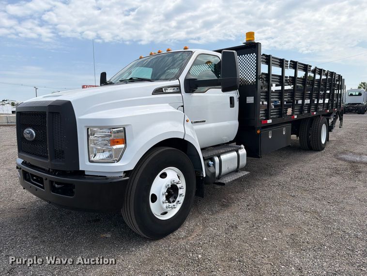 image for item FB4985 2018 Ford F650 Super Duty flatbed truck