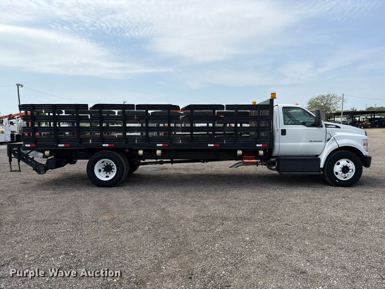 image for item FB4985 2018 Ford F650 Super Duty flatbed truck