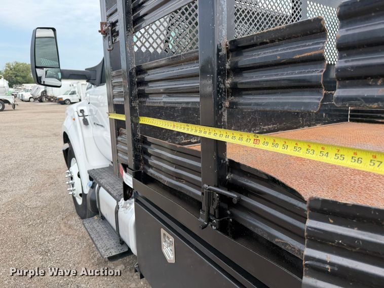 image for item FB4985 2018 Ford F650 Super Duty flatbed truck