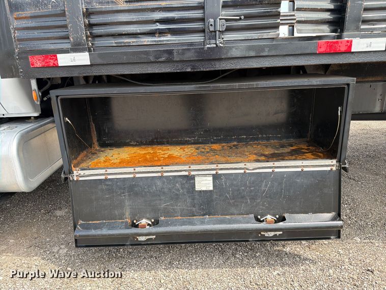 image for item FB4985 2018 Ford F650 Super Duty flatbed truck