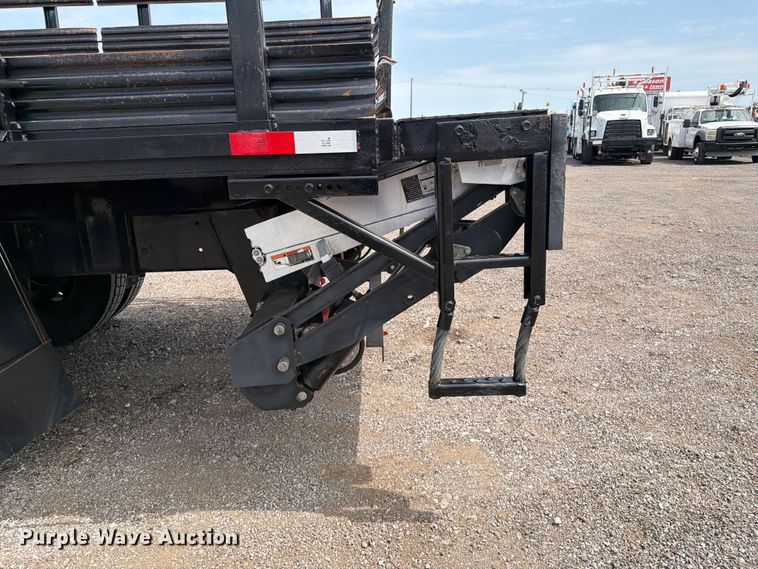 image for item FB4985 2018 Ford F650 Super Duty flatbed truck