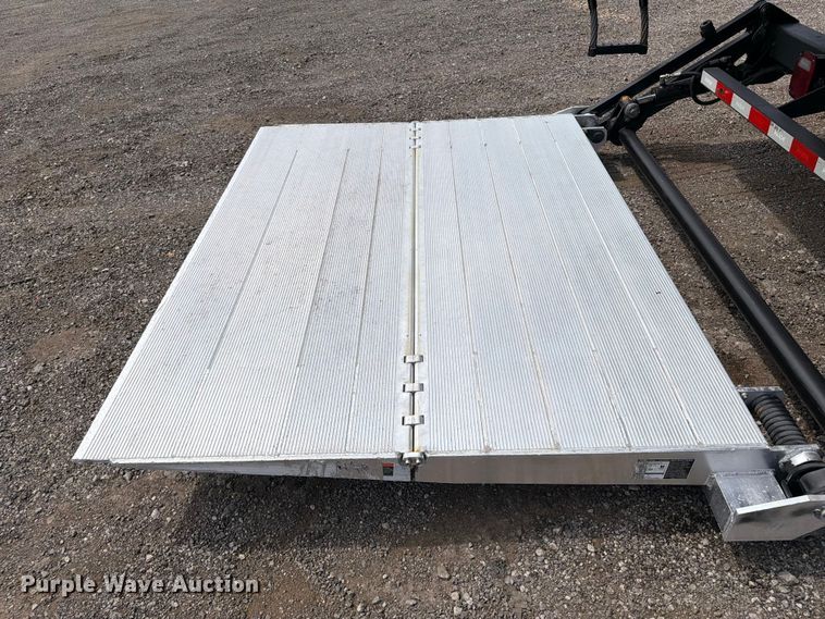 image for item FB4985 2018 Ford F650 Super Duty flatbed truck