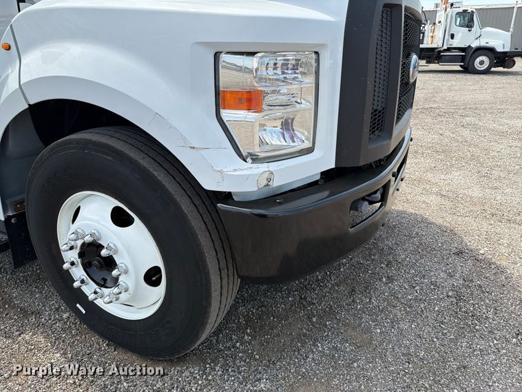 image for item FB4985 2018 Ford F650 Super Duty flatbed truck