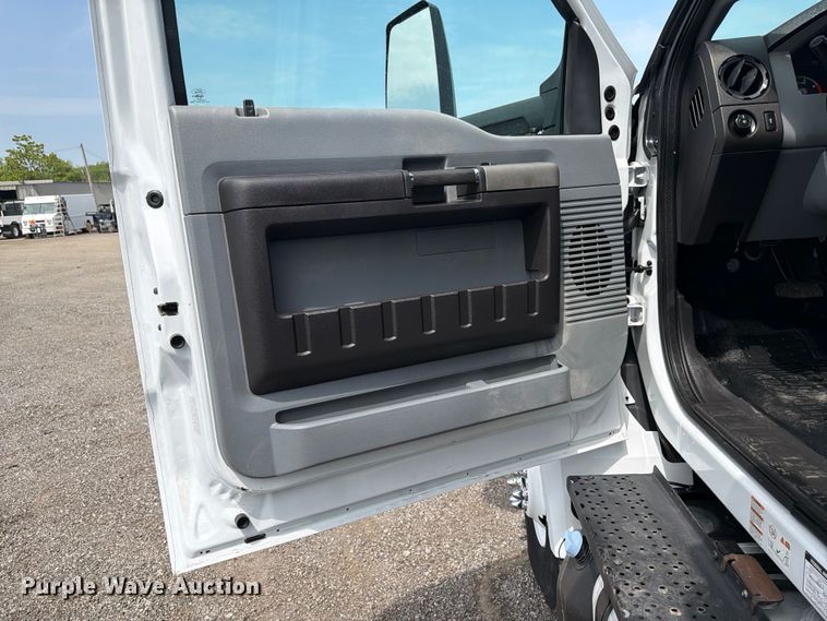 image for item FB4985 2018 Ford F650 Super Duty flatbed truck