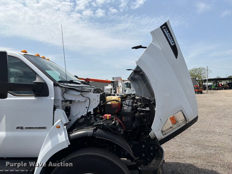 image for item FB4985 2018 Ford F650 Super Duty flatbed truck