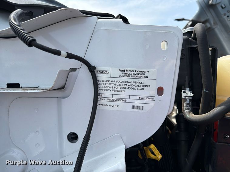 image for item FB4985 2018 Ford F650 Super Duty flatbed truck