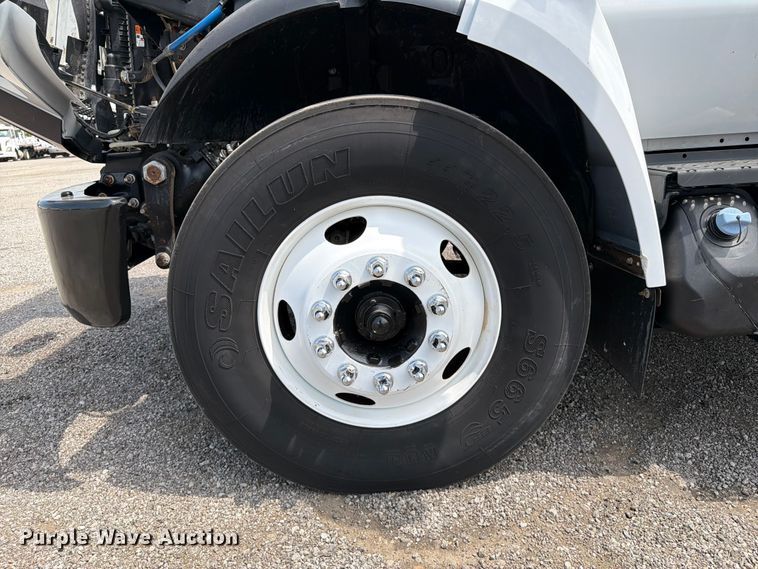 image for item FB4985 2018 Ford F650 Super Duty flatbed truck