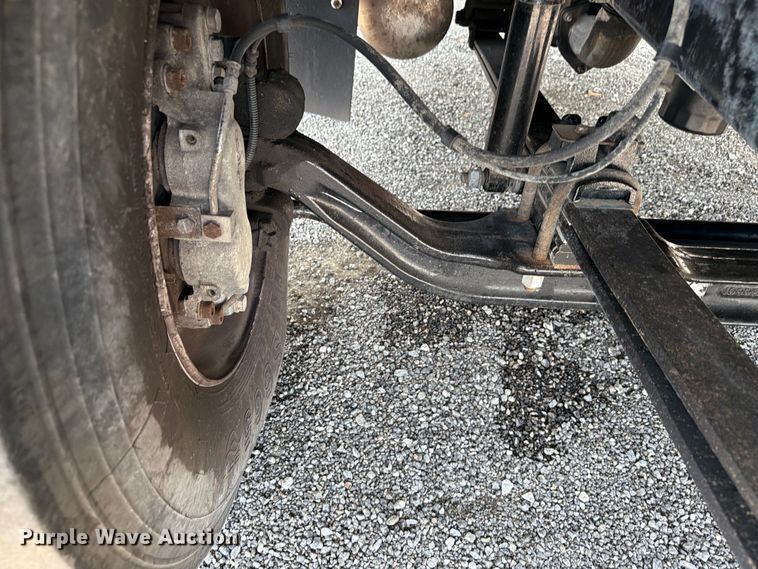 image for item FB4985 2018 Ford F650 Super Duty flatbed truck