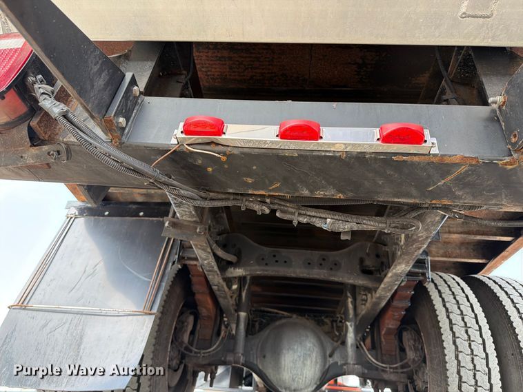 image for item FB4985 2018 Ford F650 Super Duty flatbed truck