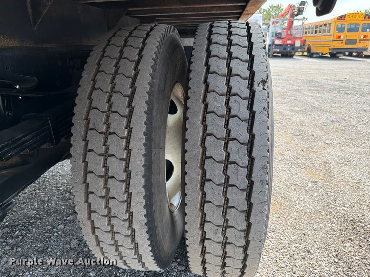 image for item FB4985 2018 Ford F650 Super Duty flatbed truck