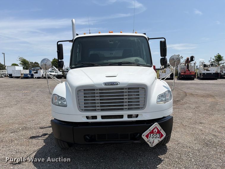 image for item FB4986 2014 Freightliner Business Class M2 fuel / lube truck