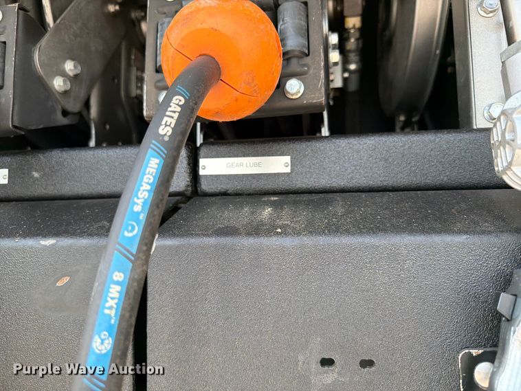 image for item FB4986 2014 Freightliner Business Class M2 fuel / lube truck