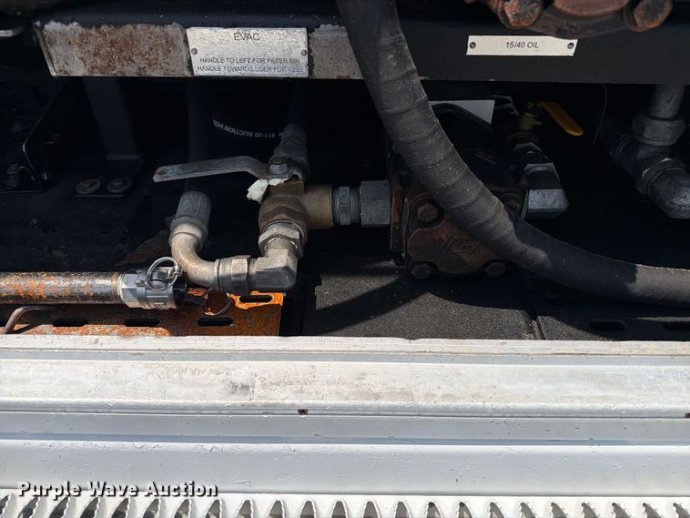 image for item FB4986 2014 Freightliner Business Class M2 fuel / lube truck