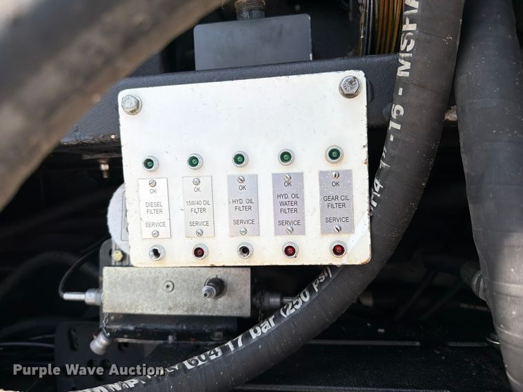 image for item FB4986 2014 Freightliner Business Class M2 fuel / lube truck