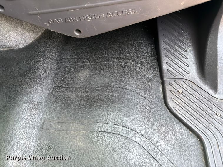 image for item FB4986 2014 Freightliner Business Class M2 fuel / lube truck