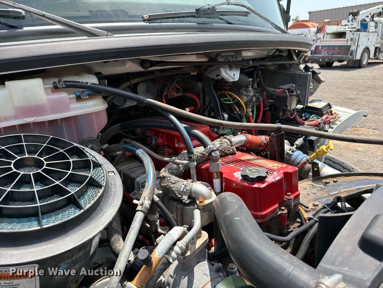 image for item FB4986 2014 Freightliner Business Class M2 fuel / lube truck