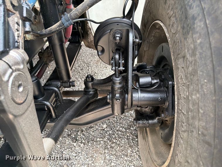 image for item FB4986 2014 Freightliner Business Class M2 fuel / lube truck