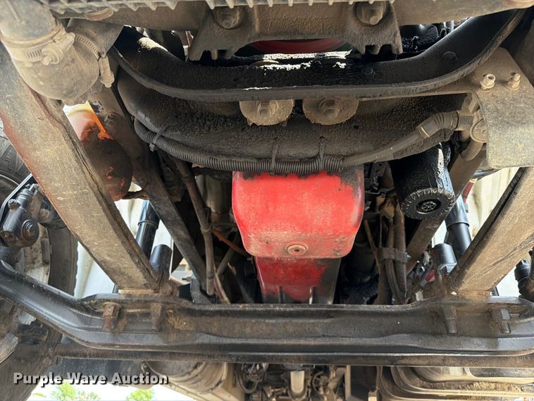 image for item FB4986 2014 Freightliner Business Class M2 fuel / lube truck