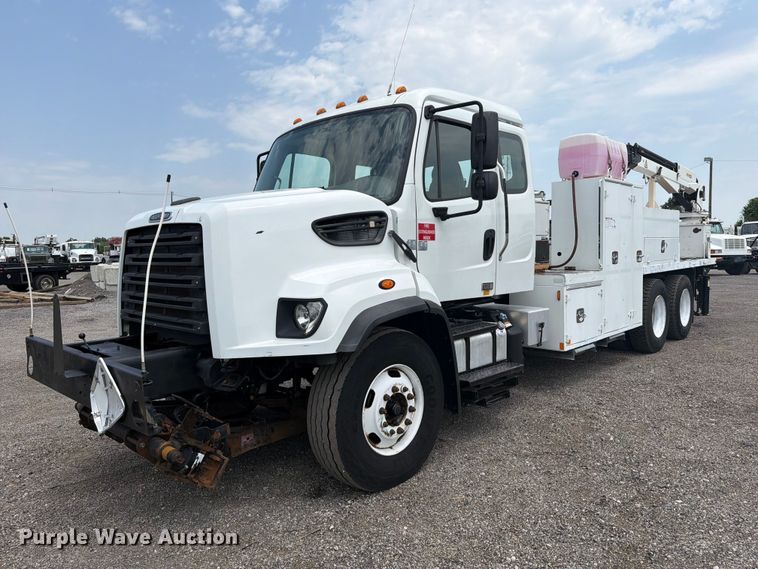 image for item FB5010 2013 Freightliner 108SD utility / service truck