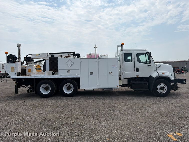 image for item FB5010 2013 Freightliner 108SD utility / service truck