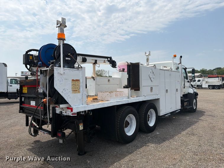 image for item FB5010 2013 Freightliner 108SD utility / service truck