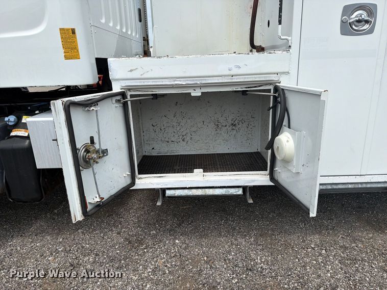 image for item FB5010 2013 Freightliner 108SD utility / service truck