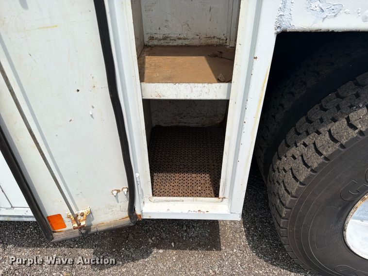 image for item FB5010 2013 Freightliner 108SD utility / service truck