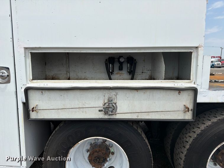 image for item FB5010 2013 Freightliner 108SD utility / service truck