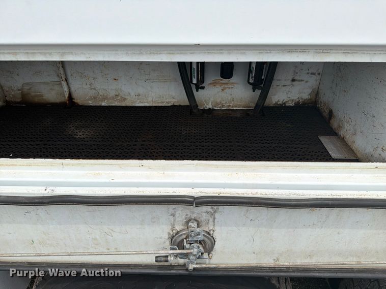 image for item FB5010 2013 Freightliner 108SD utility / service truck