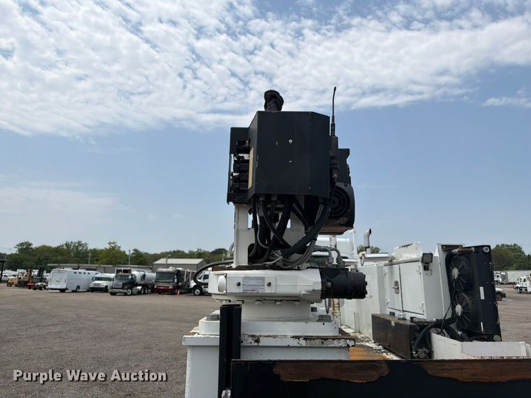 image for item FB5010 2013 Freightliner 108SD utility / service truck
