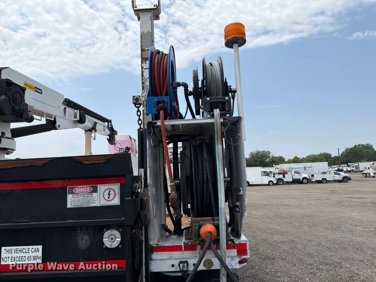 image for item FB5010 2013 Freightliner 108SD utility / service truck