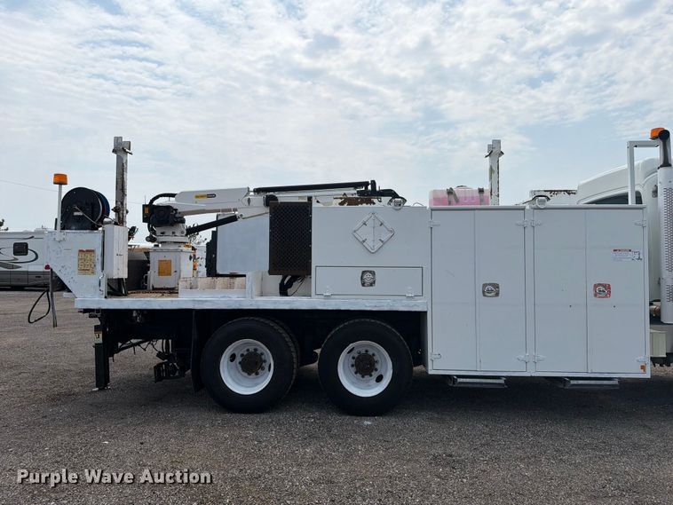 image for item FB5010 2013 Freightliner 108SD utility / service truck
