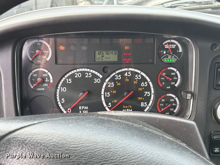 image for item FB5010 2013 Freightliner 108SD utility / service truck
