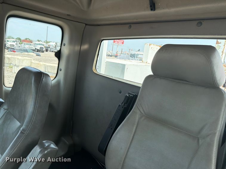 image for item FB5010 2013 Freightliner 108SD utility / service truck