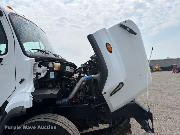 image for item FB5010 2013 Freightliner 108SD utility / service truck