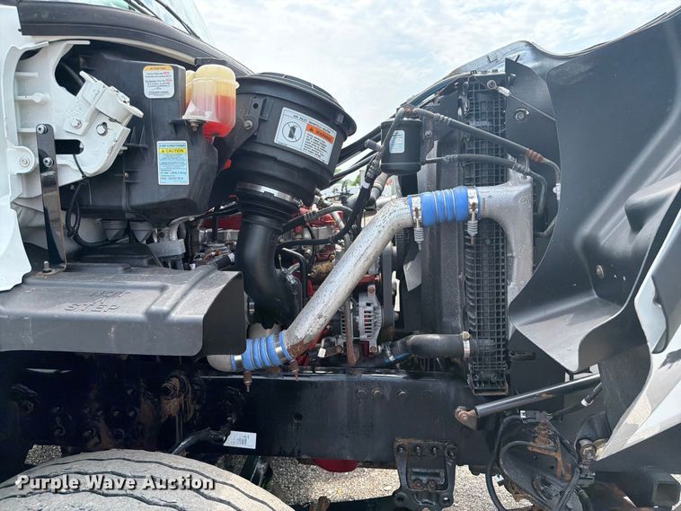 image for item FB5010 2013 Freightliner 108SD utility / service truck