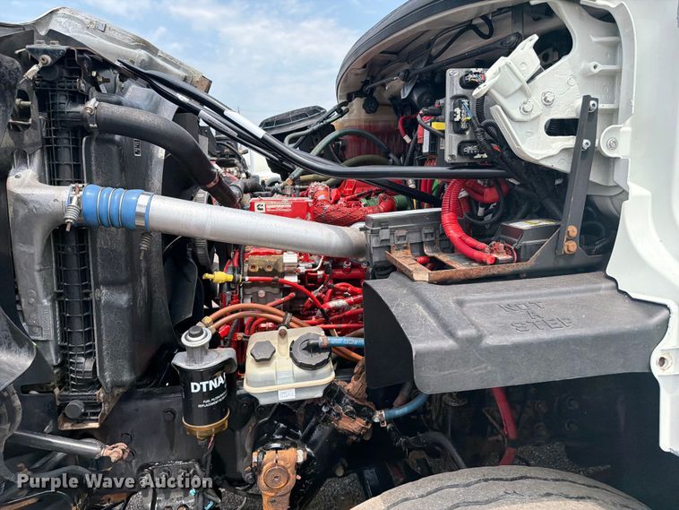 image for item FB5010 2013 Freightliner 108SD utility / service truck