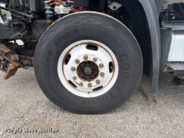 image for item FB5010 2013 Freightliner 108SD utility / service truck