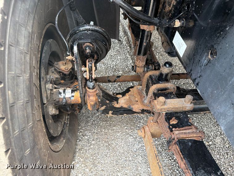image for item FB5010 2013 Freightliner 108SD utility / service truck