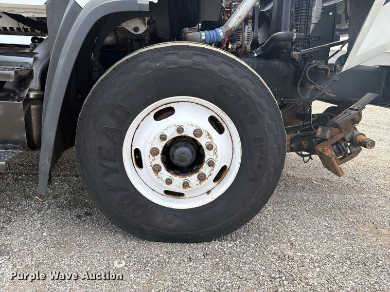 image for item FB5010 2013 Freightliner 108SD utility / service truck