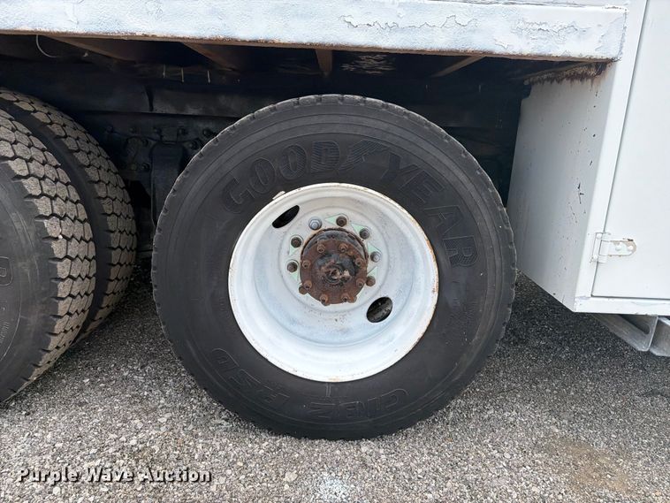 image for item FB5010 2013 Freightliner 108SD utility / service truck