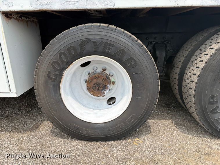 image for item FB5010 2013 Freightliner 108SD utility / service truck